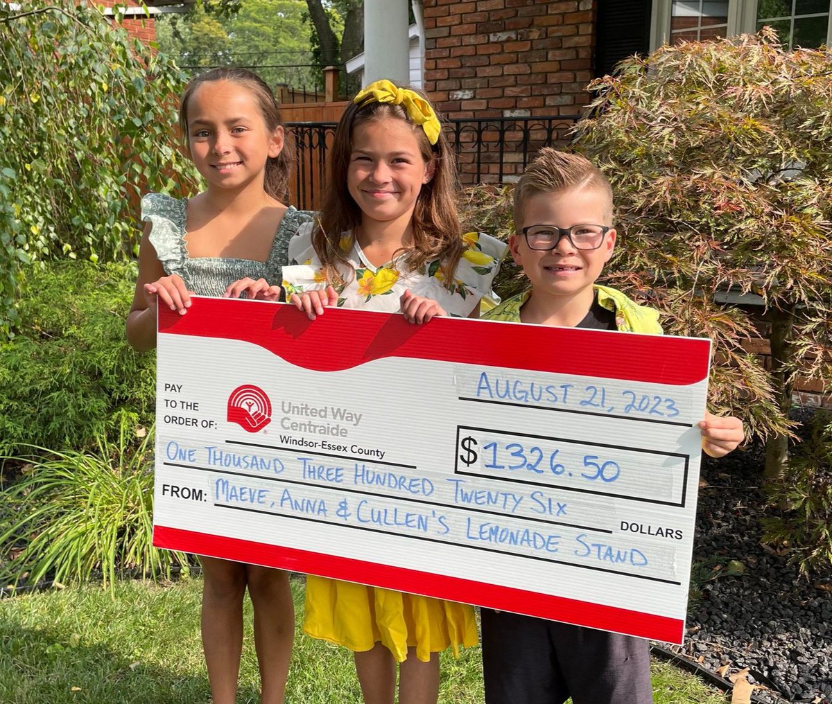 UnitedWayWECK's tweet photo. 🍋 Amazing news! Local friends Maeve, Anna &amp; Cullen hosted a lemonade stand &amp; raised $1326.50 for local kids through United Way programs. Cheers to their big hearts and our fantastic community! 🙌🏼❤️ #LemonadeForGood #CommunityPower

Thank you for showing your local love. #YQG https://t.co/t8AVxAmmtP