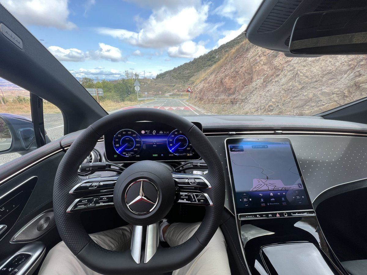 Probando el <a href="/MBenzAutoOja/">MercedesBenz AutoOja</a> EQE 350
Excelente!