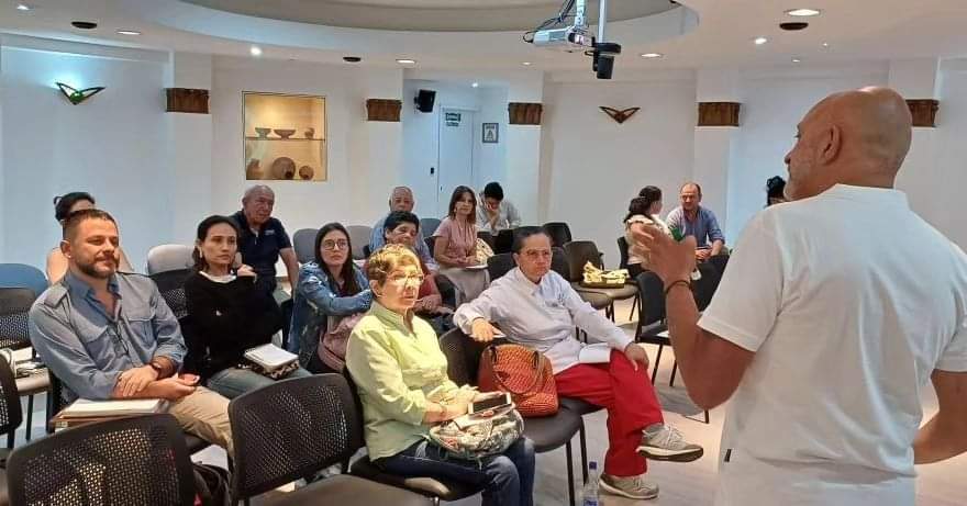 RedAviturismo's tweet photo. Mil gracias a quienes nos acompañaron al primer taller - seminario Dirigido por el Viceministerio de comercio,Industria y Turismo en apoyo con la Camara de Comercio de Bucamangan y Cluster Santander.
@MincomercioCo
@CCBucaramanga
@vanguardiacom
@CARCDMB 
@inst_humboldt https://t.co/IcVru2CvBk