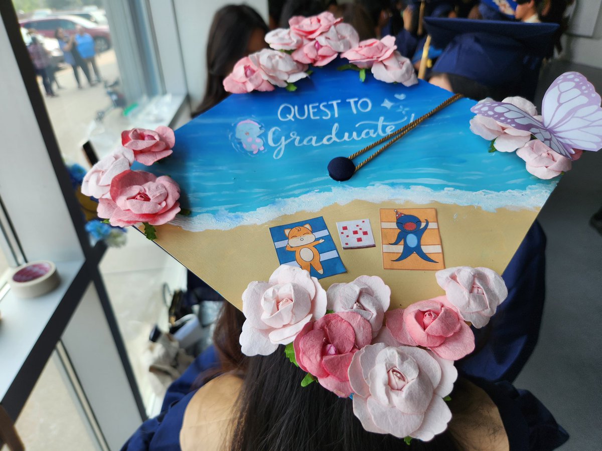 ce_sea_'s tweet photo. @stampylongnose I made my hs grad cap inspired by my fav series, the Quest series! I thought it would be fitting since u and Squid were there from the very beginning of my school life up til the end. I will forever be grateful for the impact your videos have left on me since i was a kid 🥹🫶🏻 https://t.co/PMIobpJlV3