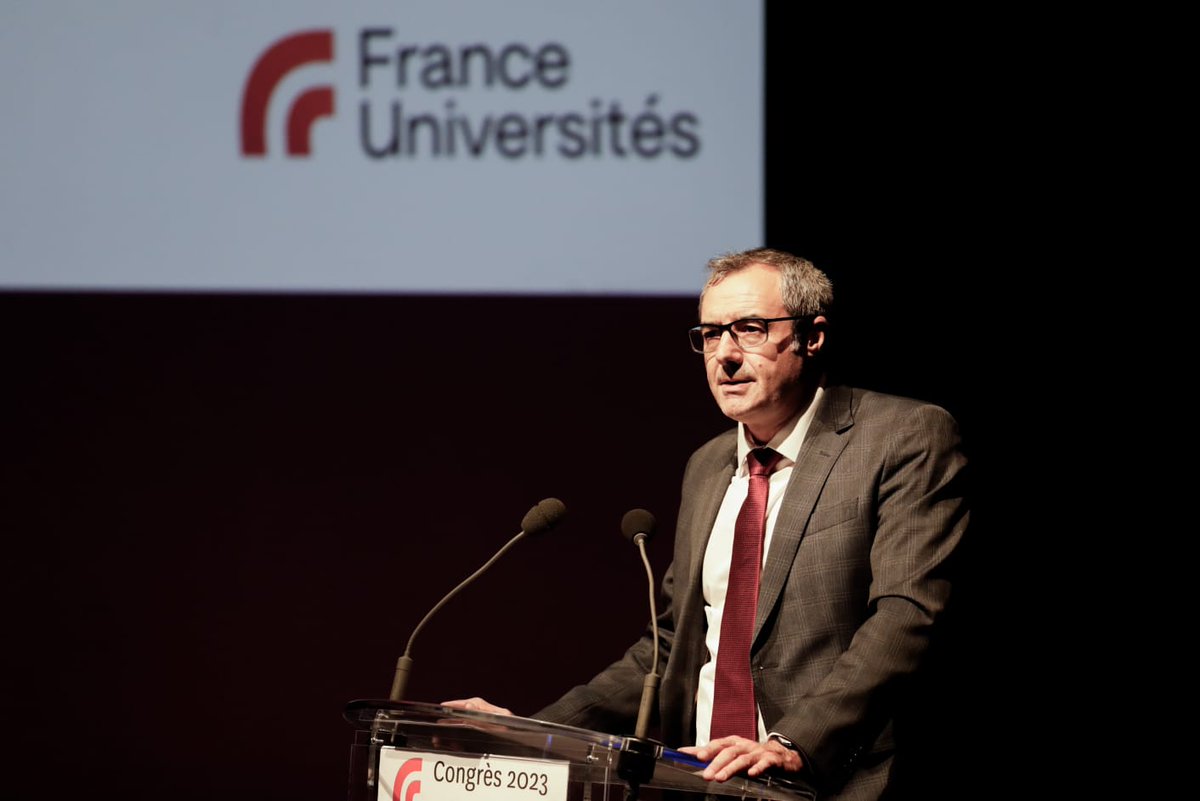 <a href="/GuillaumeGelle/">Guillaume GELLE</a> <a href="/sup_recherche/">Ministère Enseignement supérieur/Recherche/Espace</a> <a href="/sretailleau/">Sylvie Retailleau</a> <a href="/afpfr/">Agence France-Presse</a> <a href="/AEFsuprecherche/">AEFsuprecherche</a> <a href="/NewsTankEduc/">News Tank éducation et recherche</a> <a href="/Educpros/">Educpros</a> <a href="/virgindupont/">virginie dupont</a> @DeanLewisFR <a href="/universitereims/">Université de Reims Champagne-Ardenne</a> " Le doctorat, qui constitue le plus haut diplôme universitaire, demeure insuffisamment valorisé dans le monde du travail et la société, contrairement à la situation allemande, britannique ou nord-américaine. Il faut y remédier ! "
Guillaume Gellé.
#FranceUniversites2023