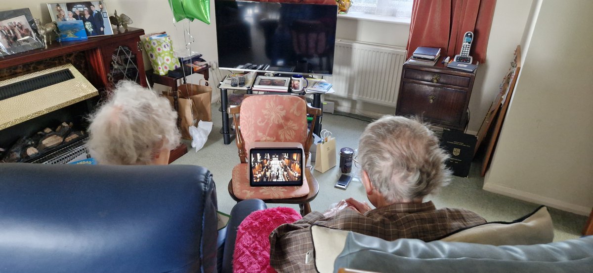 ellen_katherine's tweet photo. I'm proud to work to support @CR_UK.

Their #MoreMoments campaign comes at the perfect time: through August, my new husband &amp; I have shared our wedding with our eldery grandparents - all who've long LIVED with cancer diagnoses. 

We're so fortunate for these precious memories 💖 https://t.co/PxDqZveDXD