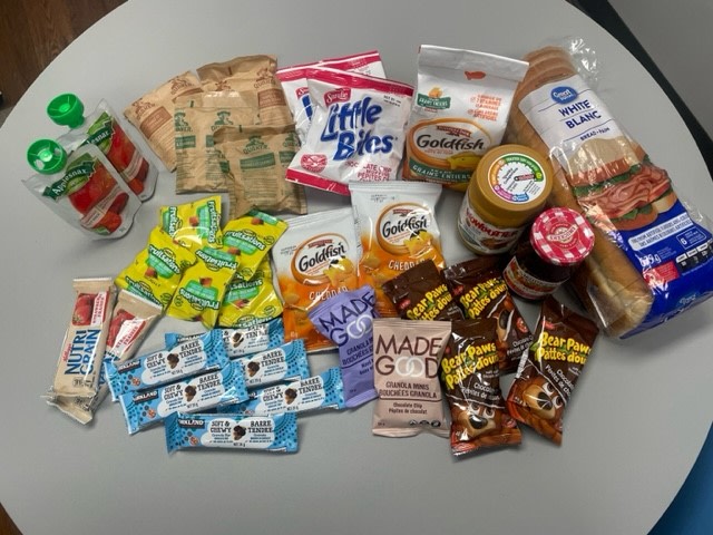 BethlehmNiagara's tweet photo. Here are some great back to school kits the EarlyON team made for the children. 11 kits were made for children who's families signed up. Your generous support and donations enable us to offer engaging programs and services like this for our tenants and their children. https://t.co/OyIDjCDmCw