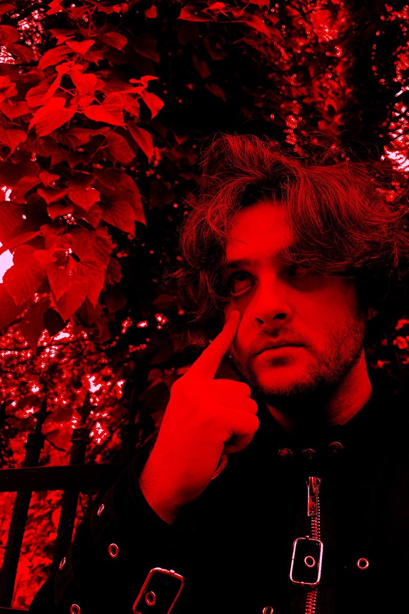 EARLY ACCESS LISTENING PARTY FOR “LEAVE ME” TOMORROW AT 7:30 EST IN MY NEW DISCORD 

discord.gg/gyPqkGPg