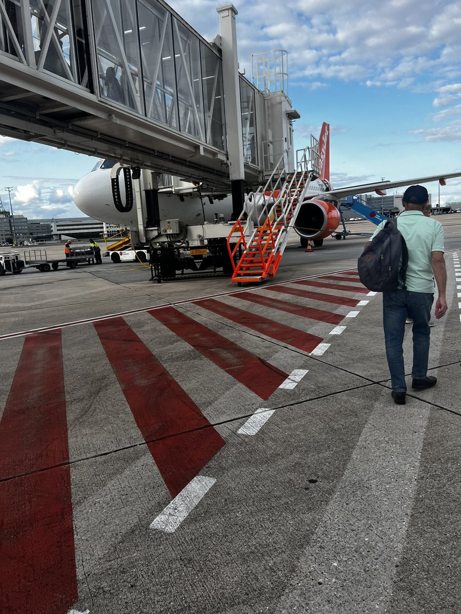 SamAllen952's tweet photo. @loveholidays Leg 4 almost chaotic as easy jet over booked but we’re on the flight and ready to go @easyJet https://t.co/UyhFiN2pQE
