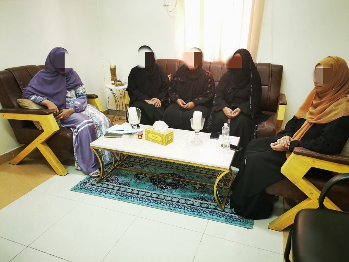 safi_s1234's tweet photo. اجتمع فريق صافي لمدرسة صفية أم المؤمنين لمناقشة الإضافات التي استجدت في العرض النهائي والبوستر.... كل التوفيق لفريق صافي 💪🏻💪🏻 https://t.co/Dt79mep49a