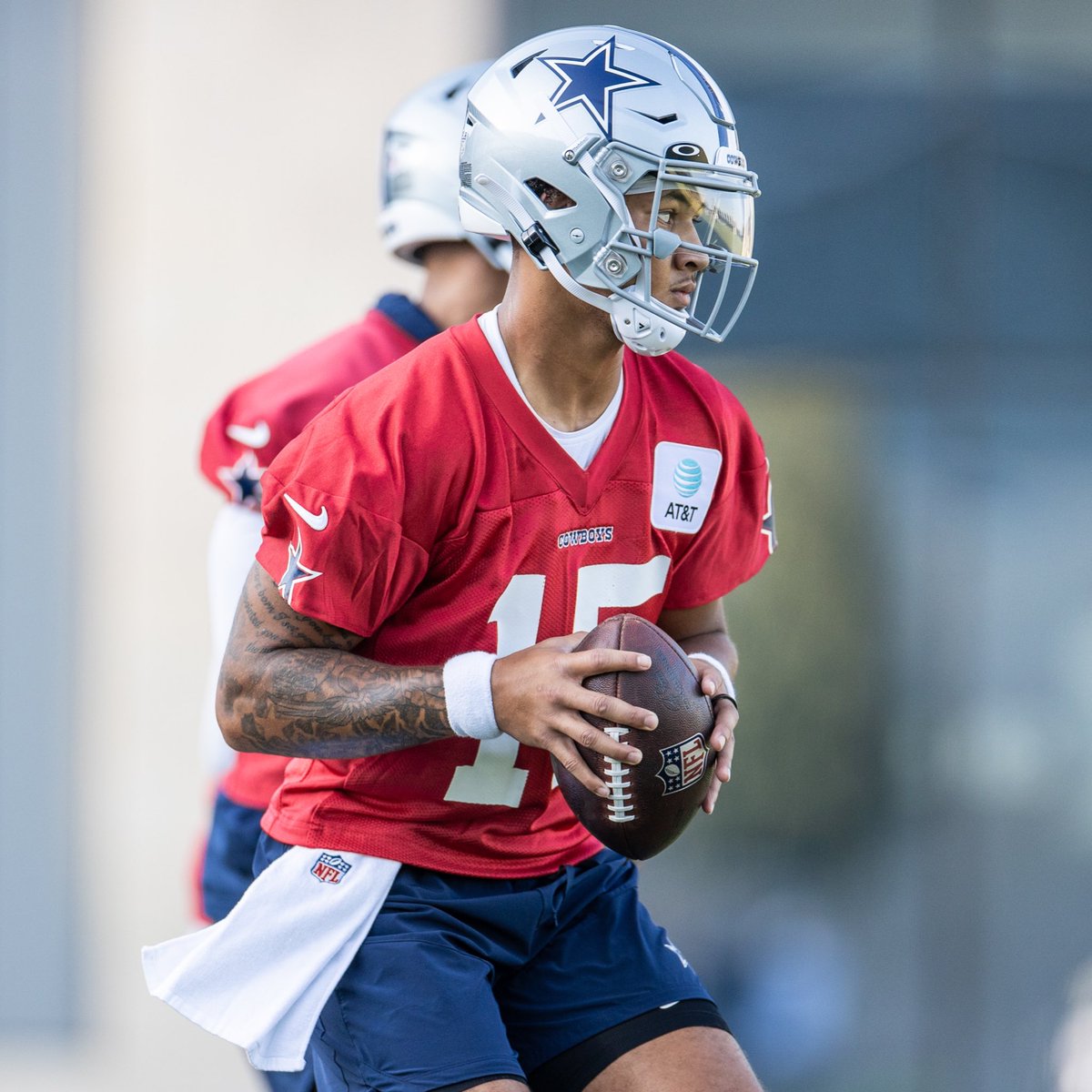dallascowboys's tweet photo. 👋 @treylance09 

#DallasCowboys | @oakley https://t.co/zCvToT6bG4