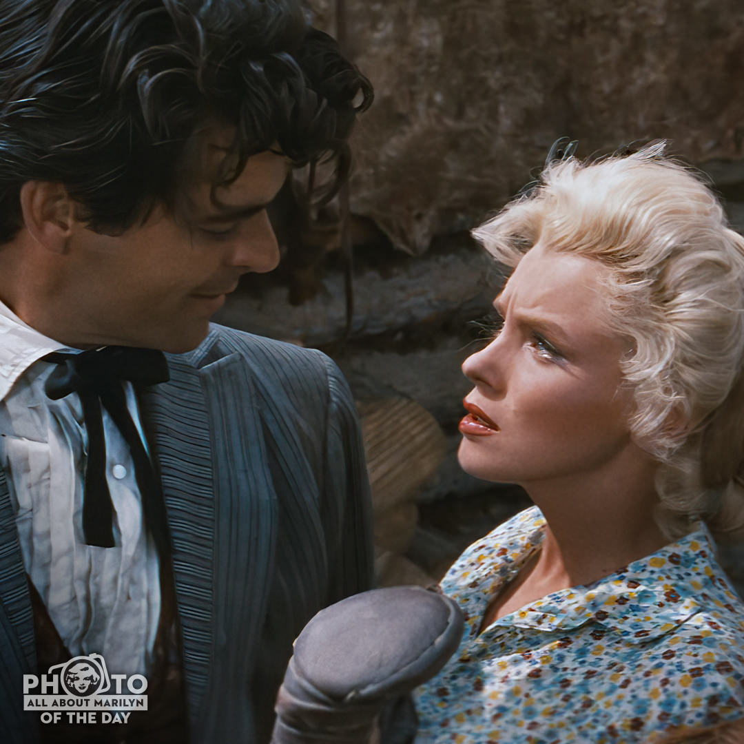 AllAboutMM's tweet photo. MARILYN MONROE #PhotoOfTheDay — Marilyn with Rory Calhoun in a scene from #RiverOfNoReturn. #whataface 💋. 

#MarilynMonroeFans #AllAboutMarilyn #MarilynMonroe #Marilyn #MarilynMonroeMoment #VintageHollywood #50s #MarilynMonroeStyle #vintageStyle #MarilynMonroephotos https://t.co/SQ8NWcqRG3
