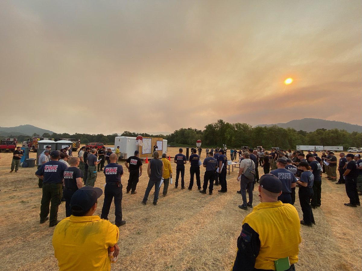 OSFM's tweet photo. Your Oregon fire service continues to do great work on the #TyeeRidgeComplex in Douglas County. They are working around the clock to protect homes near the fires.
The complex is estimated at 4,876 acres and 5% contained.
NEW BLOG POST: https://t.co/JoHmAkmCKS
#Wildfire #Oregon https://t.co/JNBbgSYMlf