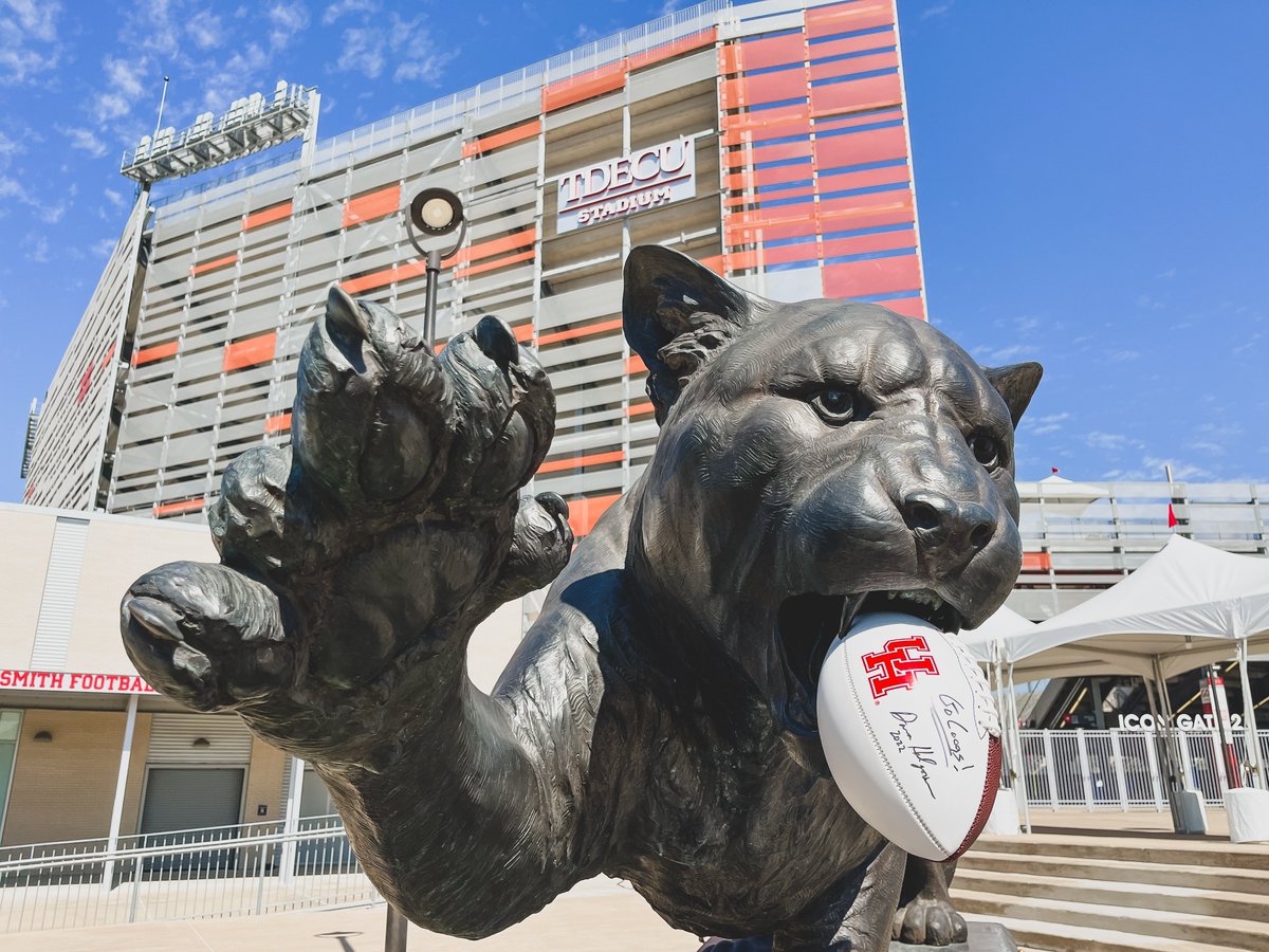 Look what we found in the vault 👀

Like/retweet this post, and tag someone who needs to buy their ticket for Saturday's game to be entered to win this Dana Holgorsen signed Football! Winner will be contacted via DM 🐾

#GoCoogs