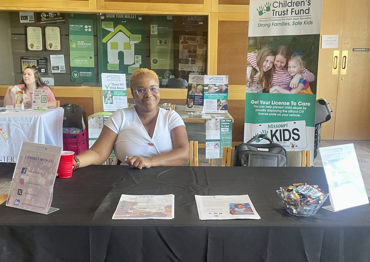 DivineMissionsH's tweet photo. Dami Odunewu representing Divine Missions Health Center in Jefferson City today at the Missouri State Employee Charitable Campaign kickoff!
#healthcareaccess
#6036 #msecc #missouri
#divinemissionshealthcenter #dmhc https://t.co/qghS1llOIA