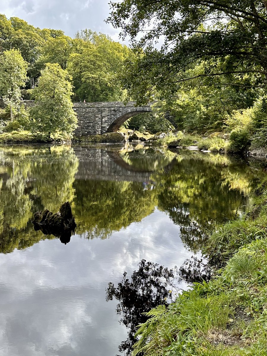 Worthymedic's tweet photo. Out and about exploring some old haunts…. Actually spoilt with some sunshine and blue skies 🏴 #niceout #bridge https://t.co/DIPbTbU5B5
