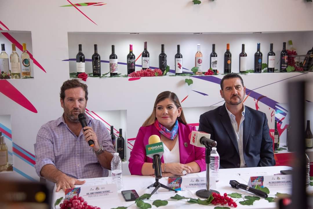 Aguascalientes's tweet photo. La Secretaría de Turismo reunió a destacados viñedos con experiencias en conciertos, Hacienda de Letras y Viñedos Santa Mónica, en una rueda de prensa para fortalecer la comunicación con los medios de comunicación. El objetivo es establecer un vínculo cercano y eficaz.
#SecTurAgs https://t.co/0Ml6qmQUgh