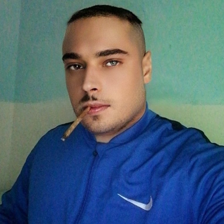 Massimi04971632's tweet image. #NewProfilePic #smartcut 💇‍♂️ #menstyle #shave