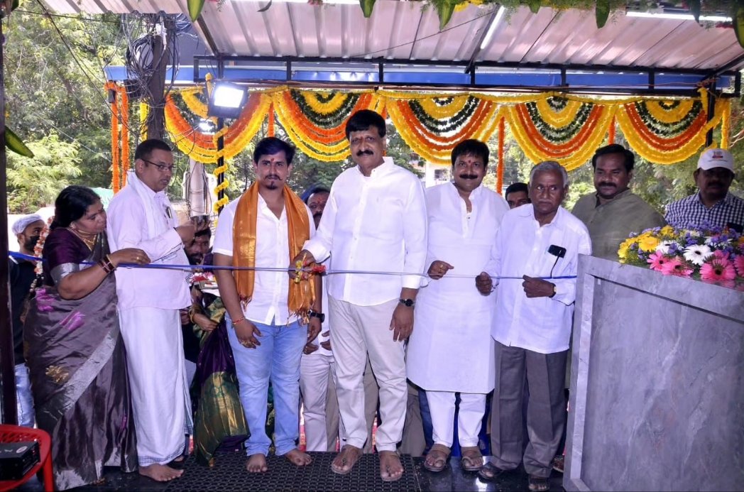 Today Inaugurated  CC roads &amp; drainage system at Mangapuram colony with 30 lakhs and 60 lakhs respectively in 133 division.

Later inaugurated Nagaraj Tiffin Center Opposite to Alwal police station.