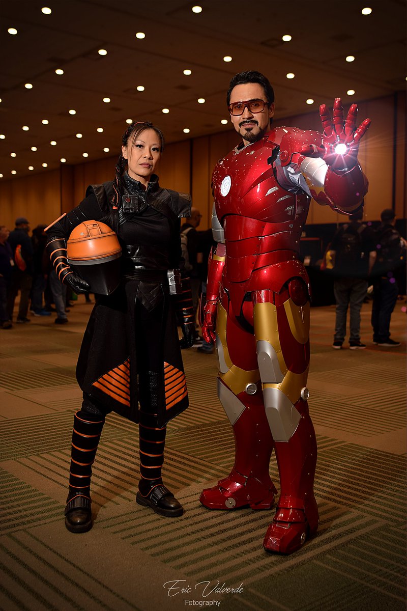 Doubletakecos's tweet photo. Dimensional Crossover 😎
Fennec Shand: @kittiecosplay
#fennecshand #fennecshandcosplay
#fennec #mingaling #ferrix #themandalorian #starwarscosplay #theforcebewithyou #starwars #IronMan #IronManCosplay #TonyStark #TonyStarkCosplay @RobertDowneyJr #DoubleTakeCosplay https://t.co/cPmL4kbT91