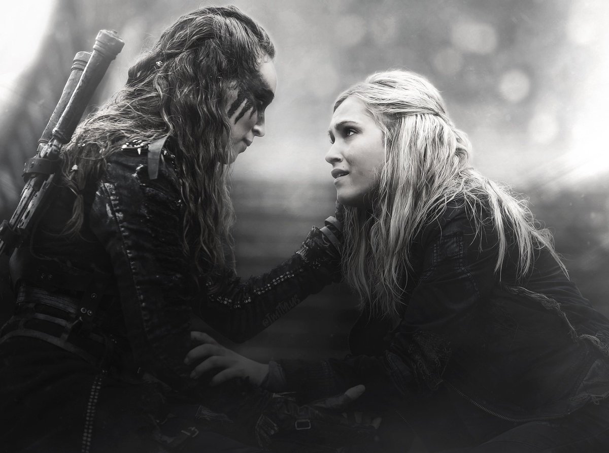 imitylus's tweet photo. There aren’t a lot of TV couples that have the same effect as Clarke and Lexa. Even if they get close, it’ll never be the same as the sky falling into the arms of the ground. A story of love, loss, and transcending both of those. If destiny or fate truly exists, they’re it. https://t.co/cvqyIGqwz7