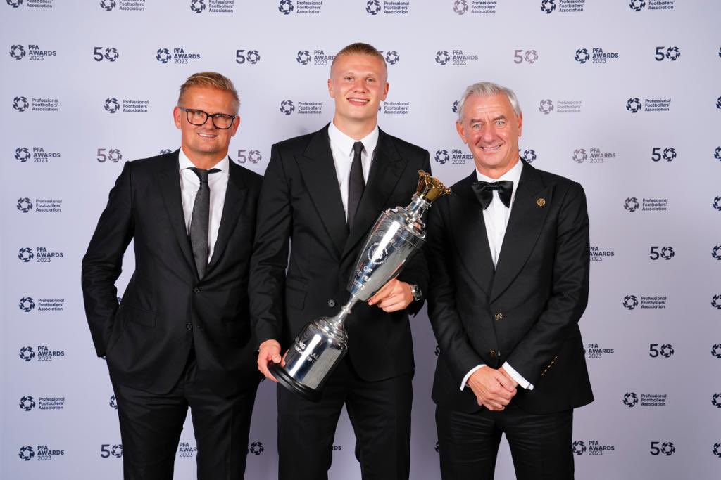 Alfie Haaland (@alfiehaaland) on Twitter photo Players not so tall beforeโฆ. Well done <a href="/ErlingHaaland/">Erling Haaland</a> winning the @pfa award. Nice to speak to a striker legend and former winner. Players not so tall beforeโฆ. Well done <a href="/ErlingHaaland/">Erling Haaland</a> winning the @pfa award. Nice to speak to a striker legend and former winner.
