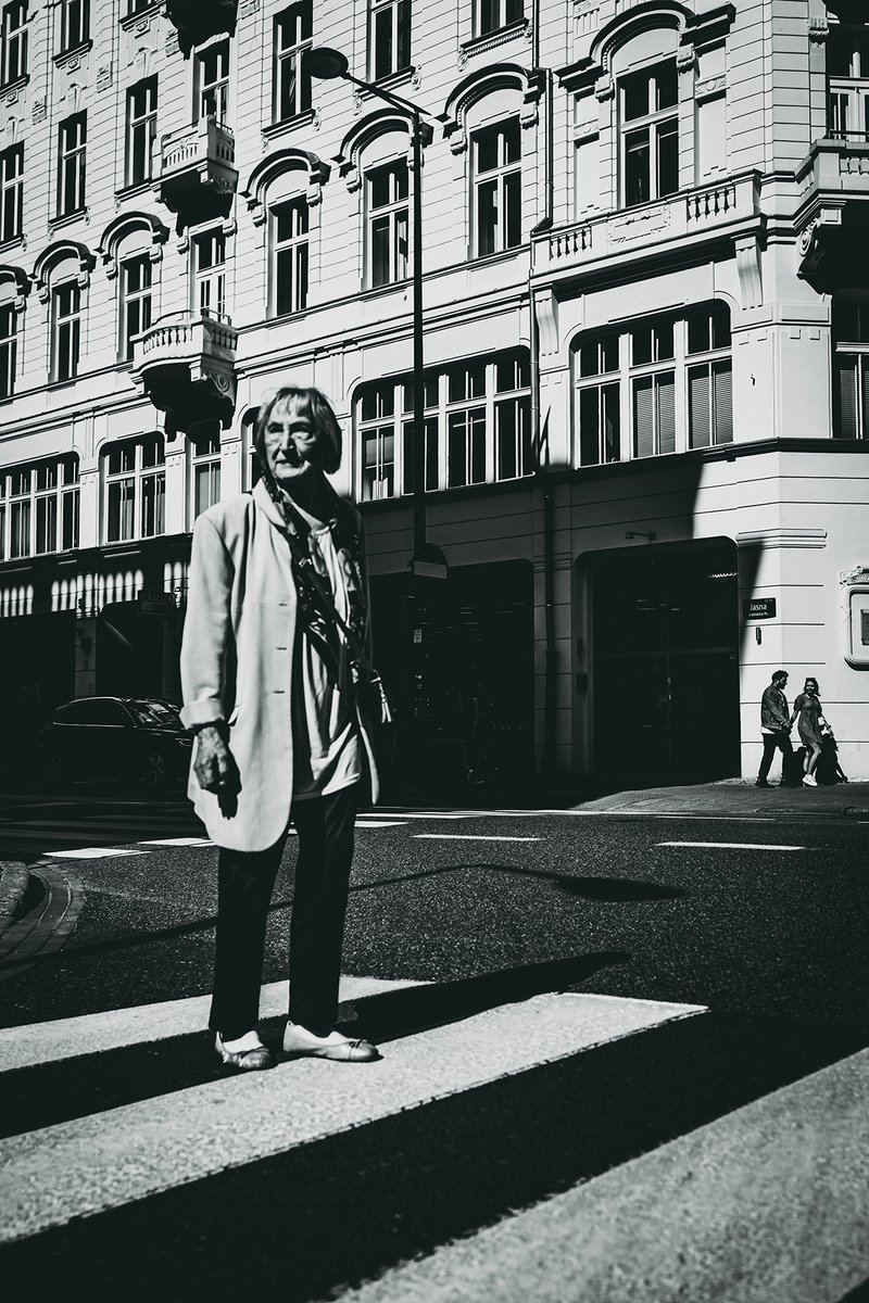 confused bright

#streetphotography #bnw_captures #bnwpoland #bnwphotography #blackandwhitephotography #bnwmood #streetdreamsmag #streetphotographyinternational #streetshared #raw_streeet #moments_in_bnw #streetsnaps #streetphotographer