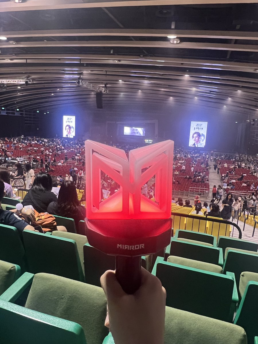 amano_yamiyo's tweet photo. 来ました💜💜💜
#JeremyLee #moovlive #李駿傑 https://t.co/Xp9nOa5qZr