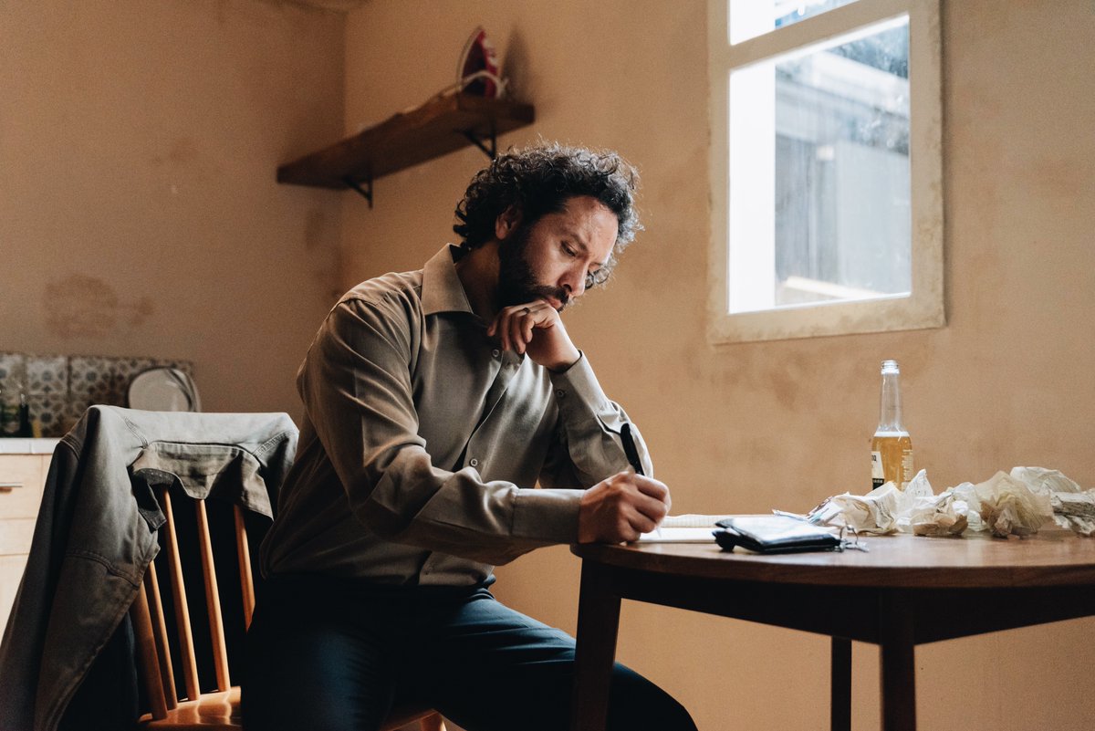 sdtm_sd's tweet photo. #BTS shots of #SDTMs Iván, from his latest feature film
Playing the lead, it follows a Mexican immigrant trying to create a new life in London…but the melodies of Ciudad de México just keep ringing in his ears and his heart
#FeatureFilm #Filming #Mexican
#SDtalent #MCR #LDN #LA https://t.co/vL31tJXC0V