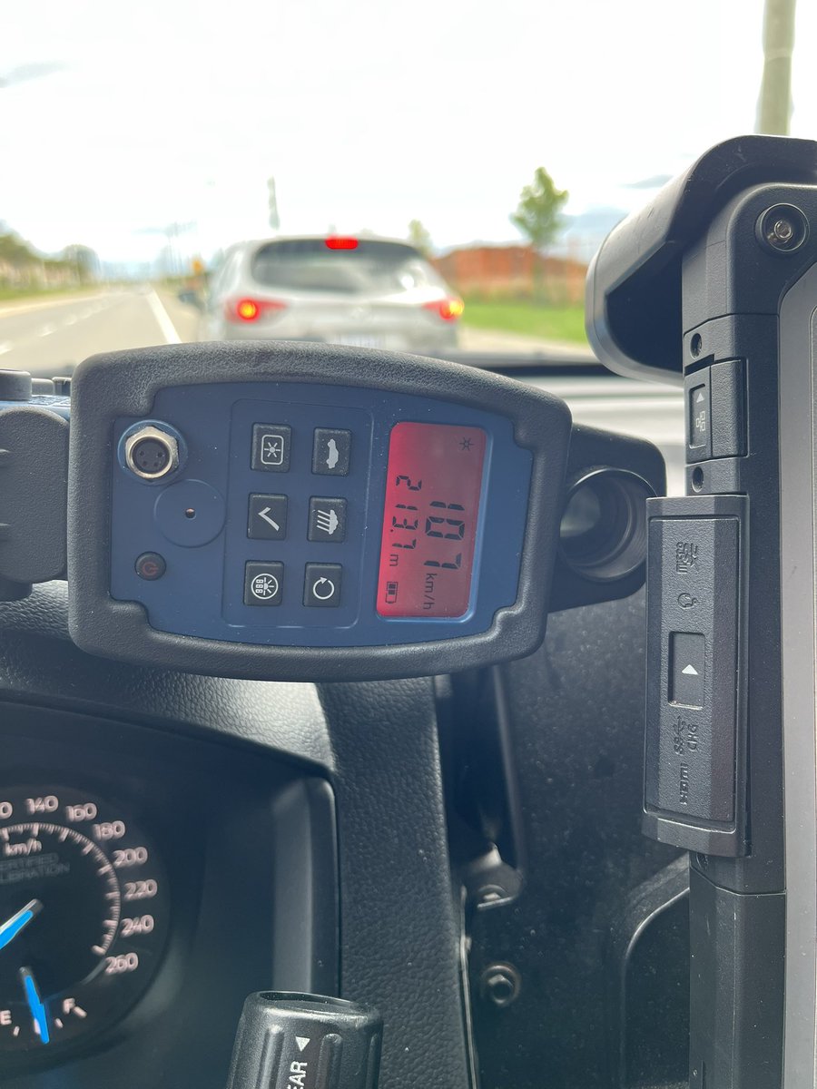 HRPS_Comm's tweet image. This G2 driver was driving 107 in a 60 zone and ran a red light before being stopped by police. They’ve now lost their licence (30 days) and car (14 days) and summonsed to court.

With less than 1 week until school starts all drivers need to slow down and be alert. #SafeStart ^JW