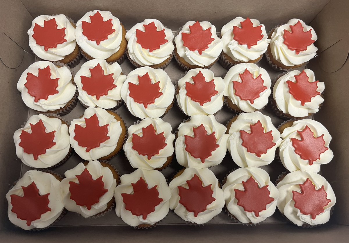 ISP_HPE's tweet photo. Community walks @BellevilleON &amp; cupcakes! 🚶‍♀️🧁🚶‍♂️ https://t.co/Eo7LN0xRg9