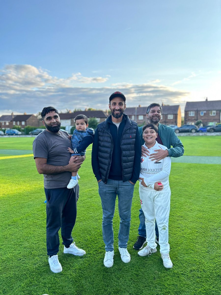 TccCricket's tweet photo. End of season treat for our under 11s. They got to meet the superstar @shani_official 
Some great advice given to our young players. Thank you Shan for taking the time out, you’ve made their season! #Cricket 
#shaikhsolicitors #pudseyfones
@dalesccl @YorkshireCCC https://t.co/ghJ8d6ZPNP