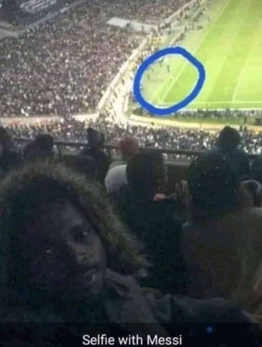 qa6b's tweet image. BEST SELFIE EVER! 😁 
Messi 😎