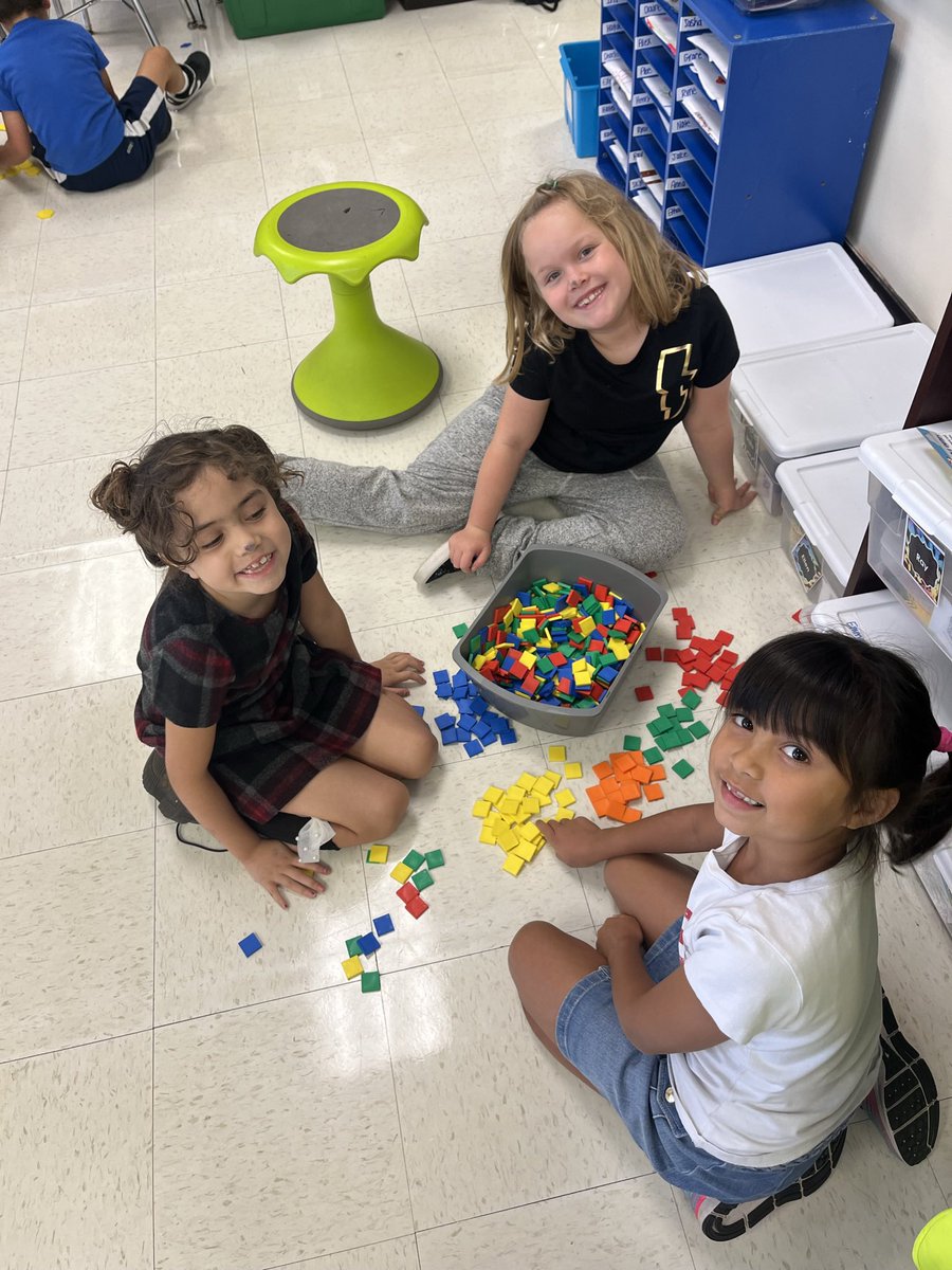 We are loving exploring our math tools in our first work places of the school year! So much creativity and teamwork in action! 🤗 #RaviniaRocks #112Leads