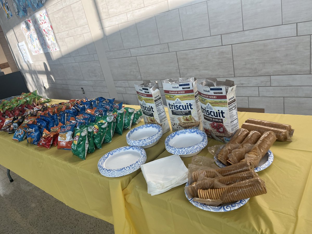 A huge @rcsdsch33 shout out and thank you to @ConnectedComROC for sponsoring our day 3 PD snacks! We appreciate you!!! 
@RCSDNYS @melody1987davis @drpeluso @LaChicaLopez @rm515151