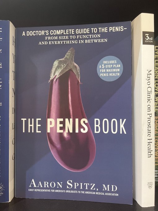 pickin up my textbooks for the school year !!! https://t.co/3B4ph7YwmT