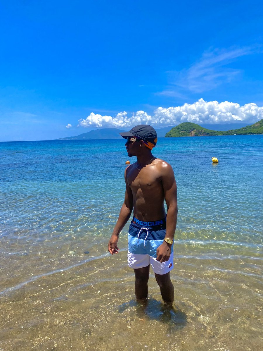 keny_alb's tweet photo. Les Saintes c’est doux 🦋🧘🏽‍♂️ https://t.co/JMytoLFWuj