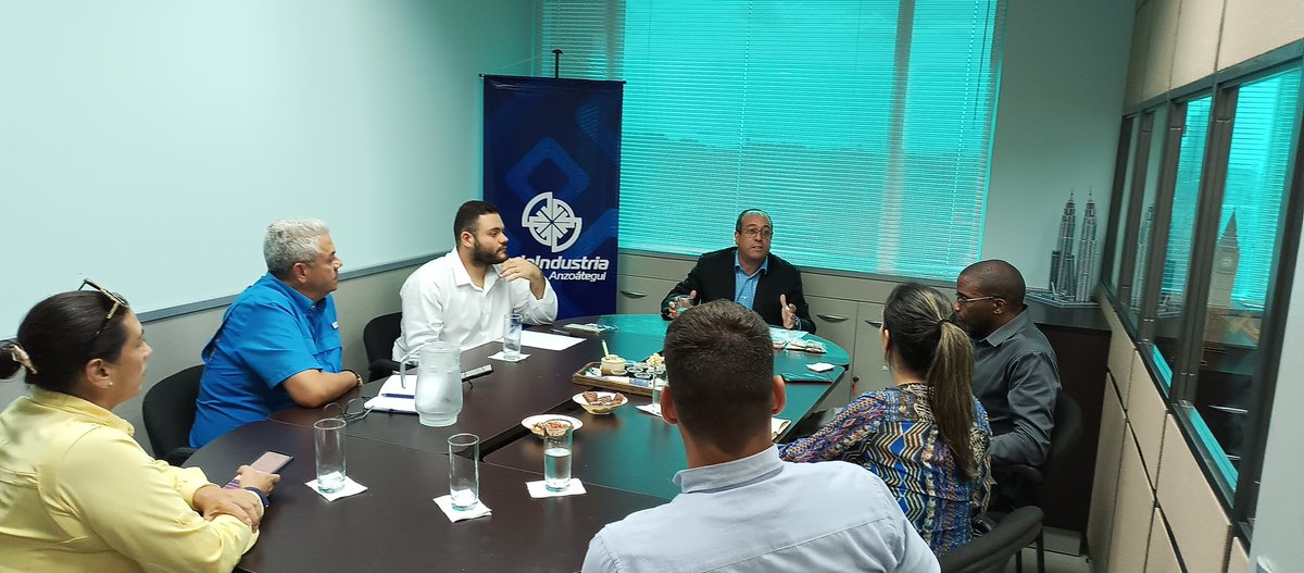 OficomeCubaVzla's tweet photo. Reunión de la @OficomeCubaVzla con Presidente de Fedeindustria Anzoátegui y representantes del sector turismo en el estado (@anzoateguigob). Acordamos plan de trabajo y evento con empresariado interesado en negocios con #Cuba, a celebrarse en el mes de septiembre. https://t.co/mIzG0b4mwG