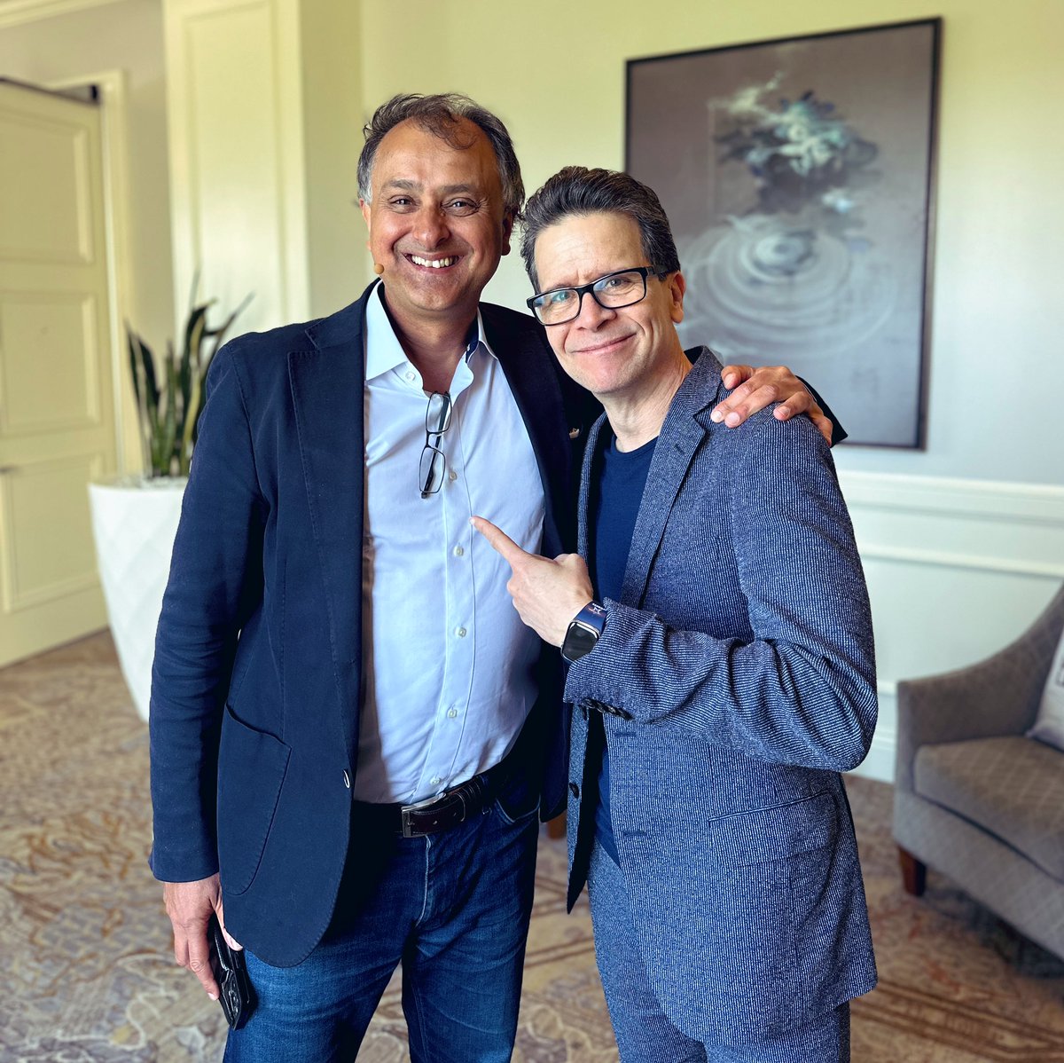 sanderssays's tweet photo. Such a honor to hear @professor_ajay talk today. He’s making AI dead simple for business #leadership.
“In the past, early adopters paid the price for going first. Fast follow was the best course. But AI is different. This tech innovation learns!”
Read Power and Prediction. #ai