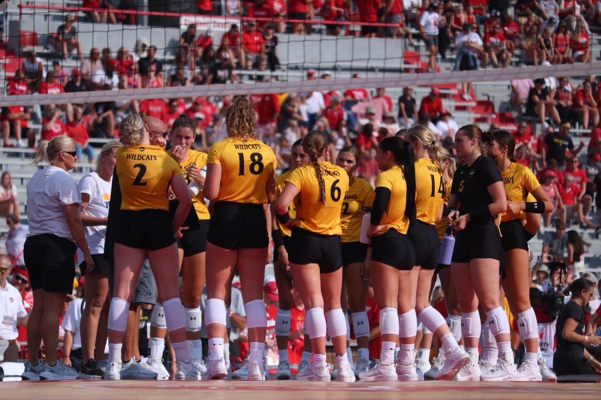 wscwildcats's tweet photo. First Set 📸

#PlayForThePaw | #VBdayinNE | #D2VB https://t.co/R2nY5iuAPO