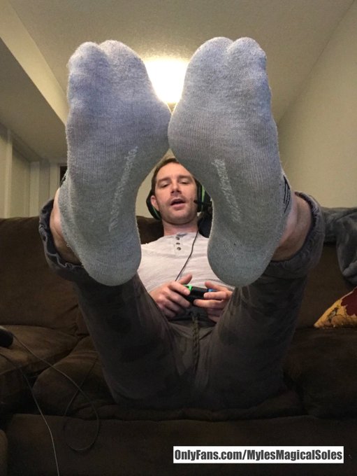 Craving an evening of good old fashioned stay at home gaming! Perhaps this &ldquo;Legacy of Hogwarts&rdquo; game