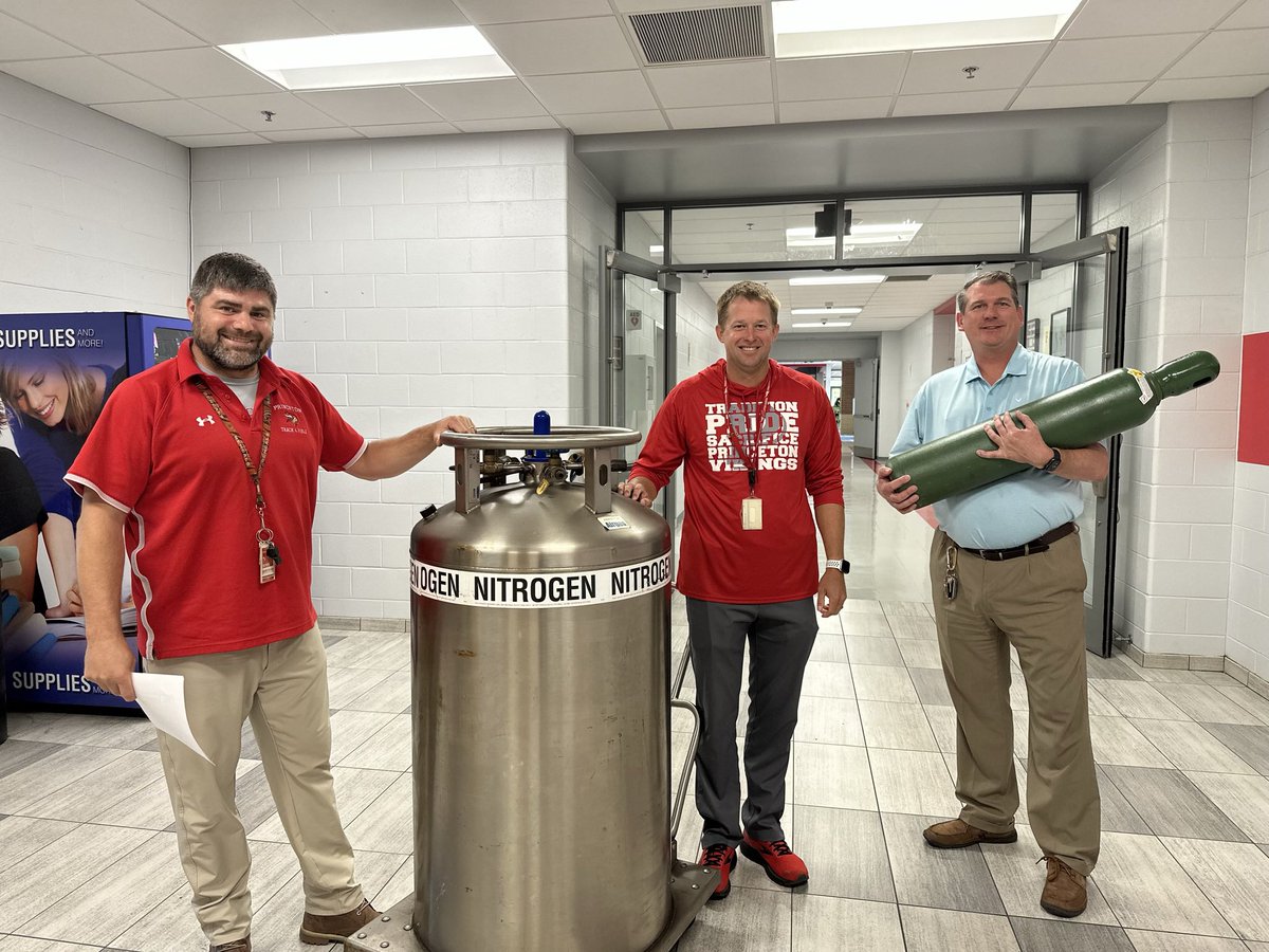 PCSDViking's tweet image. Tomorrow is going to be a dynamic day in Mr. Chilcote’s and Mr. Watson’s Science classes! Thank you to Mr. Mick Higgins and @Airgas for providing liquid nitrogen that will be part of some big cryogenic science experiments! 

#limitless #AAGV #science