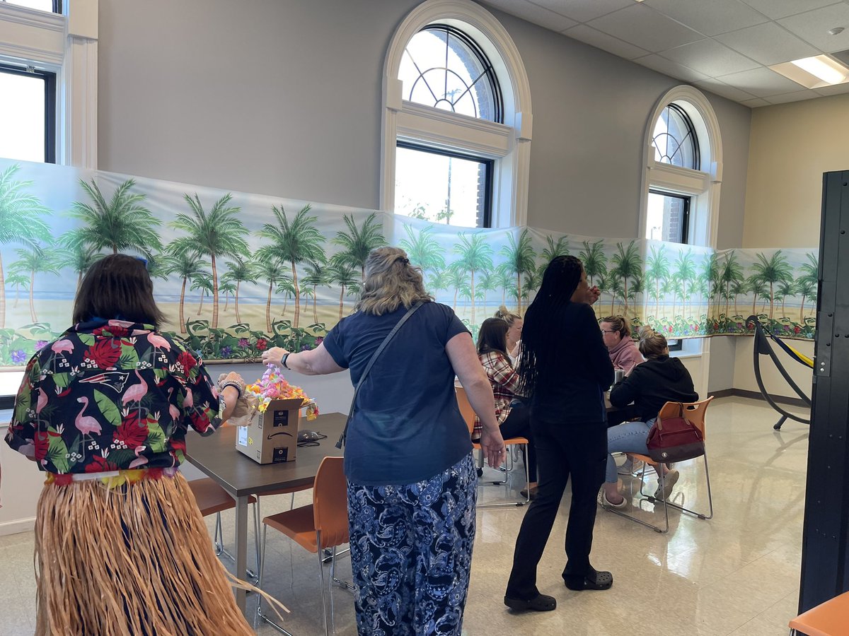 kjglobal88's tweet image. Enjoyed the @SpaldingU MSN ice cream 🍨 social for nursing graduate students, faculty, &amp;amp; staff 2day! Thank u Dr. Missy Hawes 4 hosting. Gr8 2 c our nursing school leader Dr. Watson &amp;amp; nursing faculty as well. #spaldingu #graduatenursing #mtnott #graduatestudies #leadership