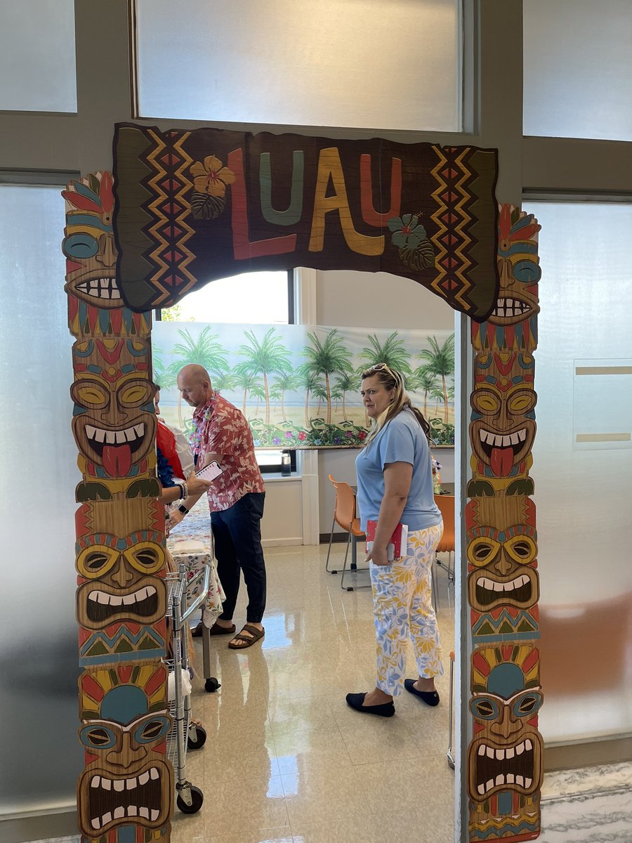 kjglobal88's tweet image. Enjoyed the @SpaldingU MSN ice cream 🍨 social for nursing graduate students, faculty, &amp;amp; staff 2day! Thank u Dr. Missy Hawes 4 hosting. Gr8 2 c our nursing school leader Dr. Watson &amp;amp; nursing faculty as well. #spaldingu #graduatenursing #mtnott #graduatestudies #leadership