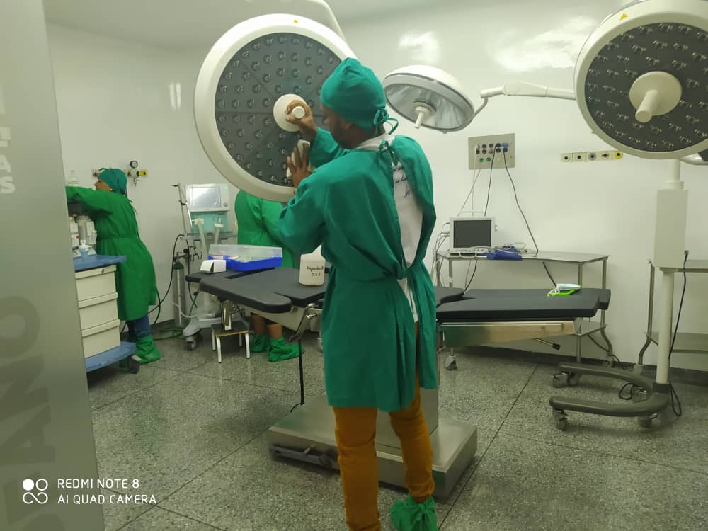 cubacooperaven's tweet photo. Labores de limpieza realizada hoy en el salón del Centro Médico de Alta Tecnología  CDI Montalbán #DistritoCapital.
#CubaPorLaVida https://t.co/lrm0vbSSN9