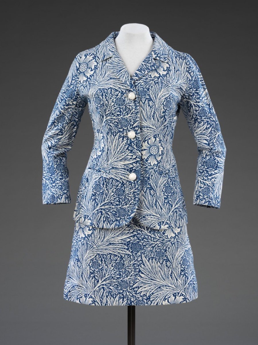 Mary Quant brings the #frockingfabulous for 1967, with this gorgeous suit using William Morris’ “Marigold”. #Fashionhistory via the V&A.