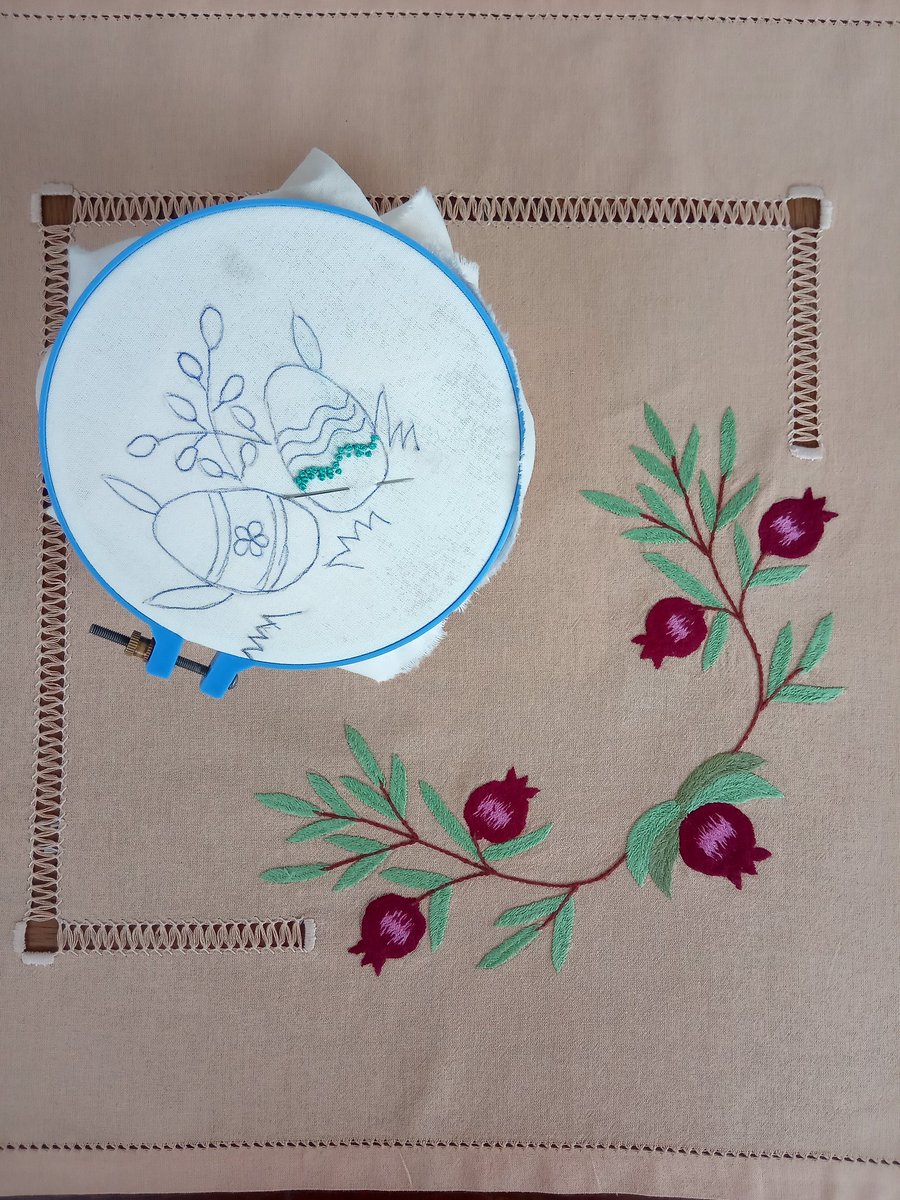 TatevKarapety16's tweet image. HANDMADE TABLECLOTH
#handmade #handcrafted #handmadetable #embroidery #embroiderydesign #embroidered #ricamo #ricami #ricamomania #ricamoamano #needlework #tablecloth #homedesign #homedecoration #homedecorideas #ручнаяработа #ручнаявышивка #broderie #broderiealamain #bordado