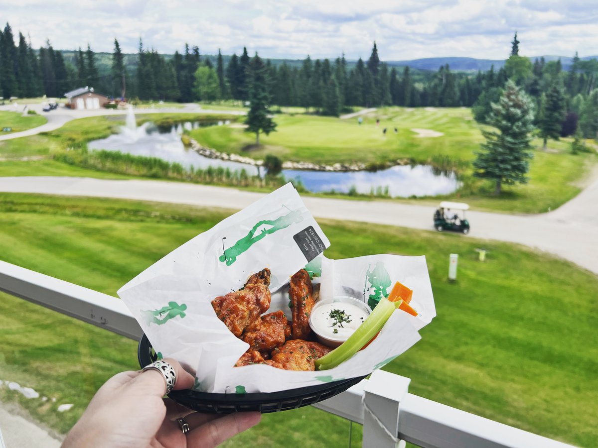 Whether you’re looking for gourmet dishes or a more classic pub food item, you’ll find something in our Clubhouse. Classic Chicken Wings paired with a delicious beer are always a great go to!

#wintergreengolf #golf #hole19 #yougottaeatthis #braggcreek #yycfoodie #nomnom #feedme