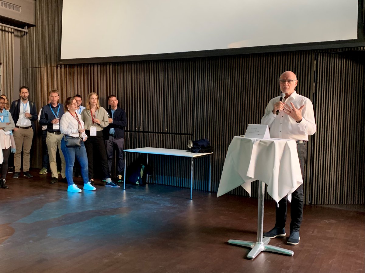 statsuisse's tweet photo. La première journée des #JSS23 touche à sa fin! Lors de l’apéritif, Beat Rudin, responsable de la protection des #données du canton de Bâle-Ville et professeur titulaire à l'Université de Bâle félicite tous les participants pour cette journée passionnante 👏
#statistique #Bale https://t.co/Yqh2Wa20SQ