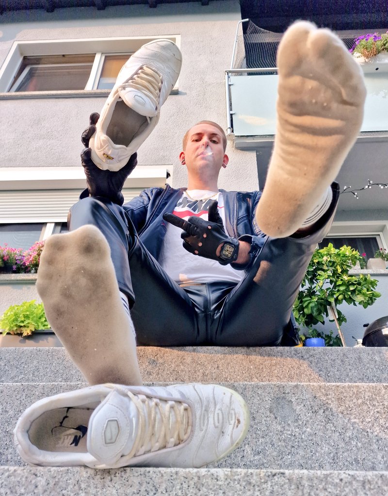 Komplett in Leder, dazu smelly sox, Tn und Asche‼️Geh auf die Knie und diene Mir meine Sau‼️🤑💸
<a href="/Brun0Parent/">BRUNO THE RT SUB</a> @RT4Masters2 <a href="/Subforsubs1/">That Sub</a> @RTboy_ <a href="/findominfluence/">The Findom Influencer</a> @certified_alphs <a href="/slave2breed/">slave4musclealpha</a> <a href="/PromoRTpig/">Promo&RT Pig</a> @slavejjrjdjd #findom #Feet <a href="/CashmasterHQ/">Findom Highlights</a> #cashslaves <a href="/FindomWorldRT/">Findom World RT</a> #cashpig