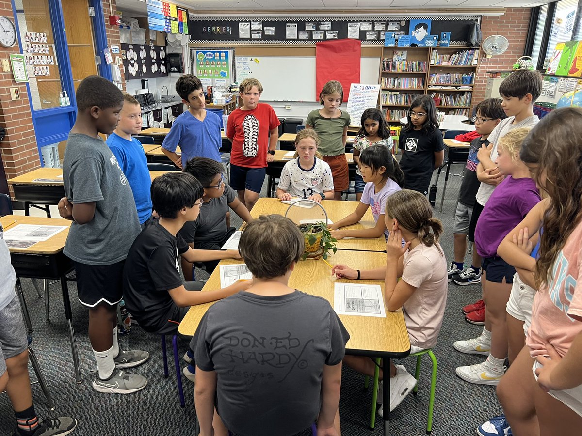 MrsCionisClass's tweet image. Our first FISHBOWL! Observing classmates talk about text to help us define our expectations of each other when in a conversation. #growingideastogether #learningthroughsharing #conversationskills @AHSD25Patton