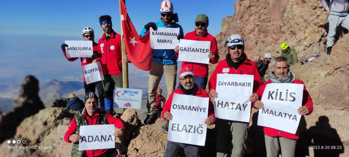 mebisgb's tweet photo. 🇹🇷30 Ağustos Zafer Bayramı etkinlikleri kapsamında, MEB AKUB Kayseri ekibi tarafından, 6 Şubat depreminde hayatını kaybedenler anısına "Erciyes Dağı Zafer Tırmanışı" gerçekleştirilmiştir.🇹🇷
@tcmeb @Yusuf__Tekin @omurfatih @meb_dhgm @ozkan_meb https://t.co/vp7PA0ND5u