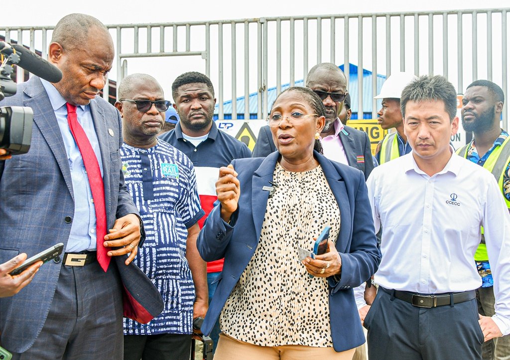 followlasg's tweet photo. LAGOS BLUE RAIL LINE BEGINS COMMERCIAL OPERATIONS SEPTEMBER 4

Read more: https://t.co/WVjxlqeBHc

@jidesanwoolu @drobafemihamzat @gboyegaakosile @MetroLagos @hmokunola_ @Mr_JAGs @CceccNig @CCECC8
#LASG 
#AGreaterLagosRising https://t.co/FLXtg1suHM