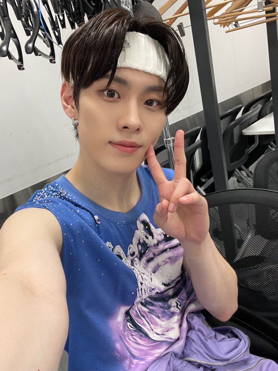 chanLix_know's tweet photo. halo halo!!~
szukam więcej moots słuchających skz, atz, txt, nmixx, le sserafim, tnx, p1h, svt, oneus, ALE ciepło przyjmę każdego więc chodźcie się mutsować <3
bede wdzięczna za rt^^ https://t.co/WqIvyLEU0U